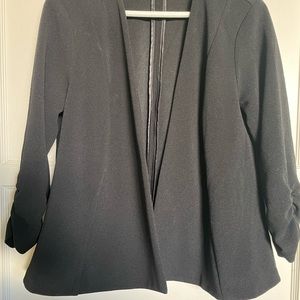 Classic comfortable blazer/ a bit scrunch style  on sleeve,very comfortable.